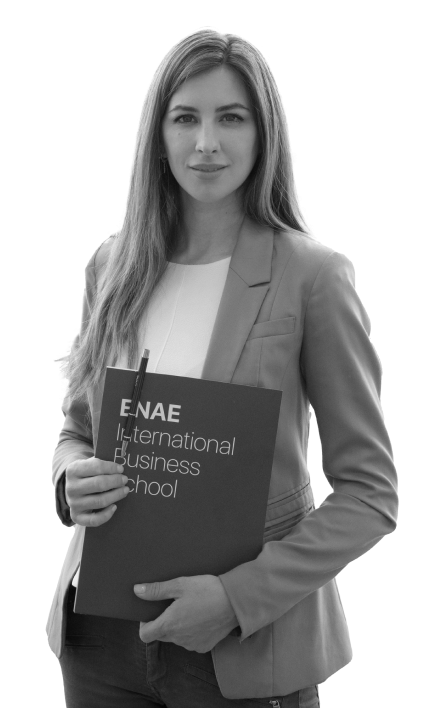 Chica estudiante ENAE Business School