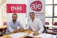 Firma de un convenio de colaboración entre ENAE Business School y Asociación de Jóvenes Empresarios de la Región de Murcia (AJE)